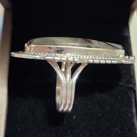 WHITE BUFFALO Sterling Silver Ring - Picture 7 of 9